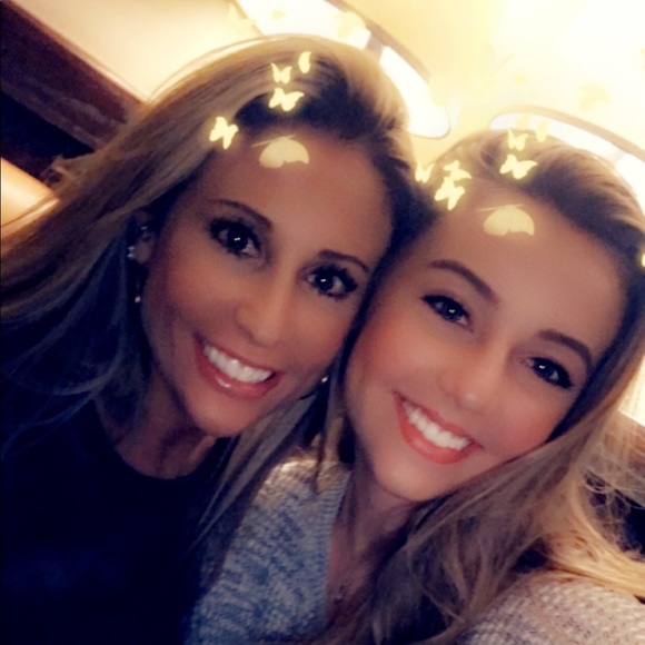 Meet your Posher, Kelley - Picture 1 of 1